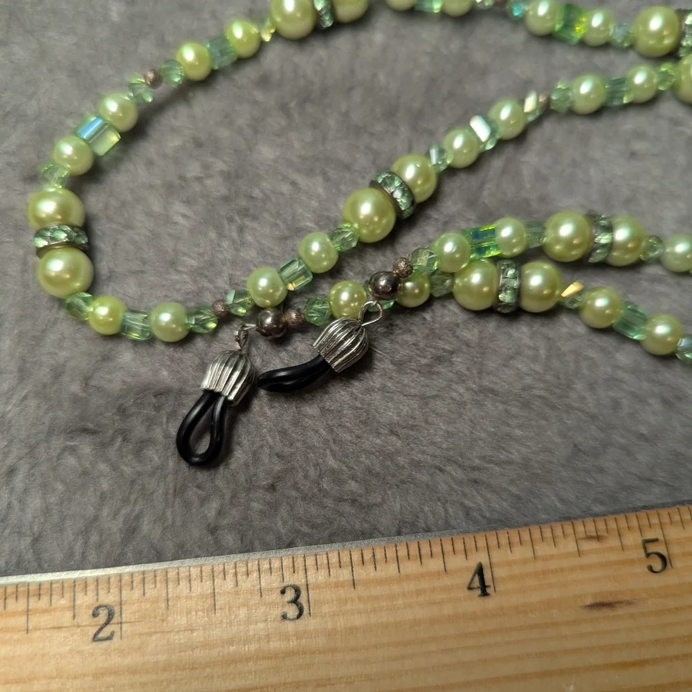 Eye glass Holder Green Beaded  Chain Faux pearl Rhinestone Vintage Style Fancy